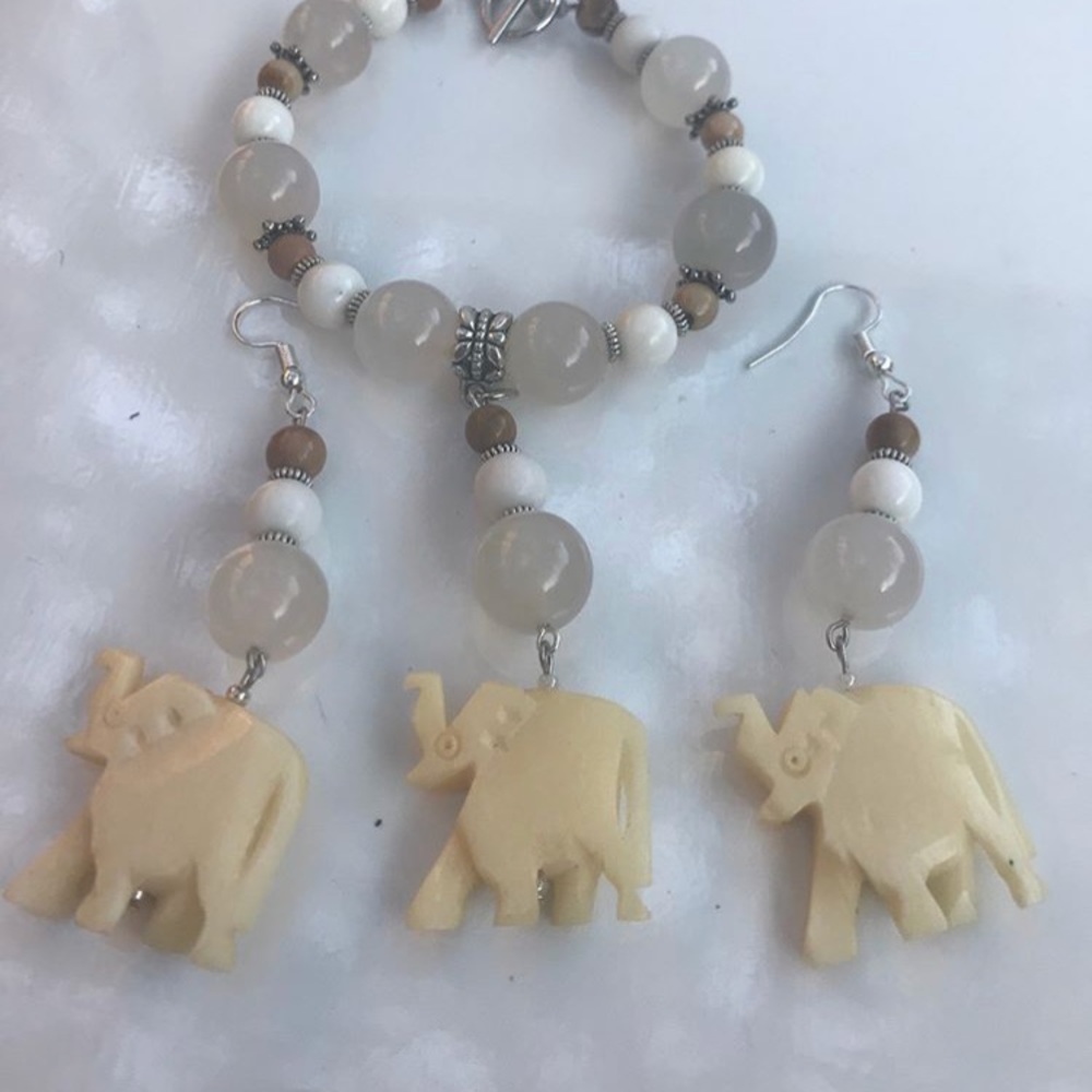 Handmade natural stones Bracelet and earrings set